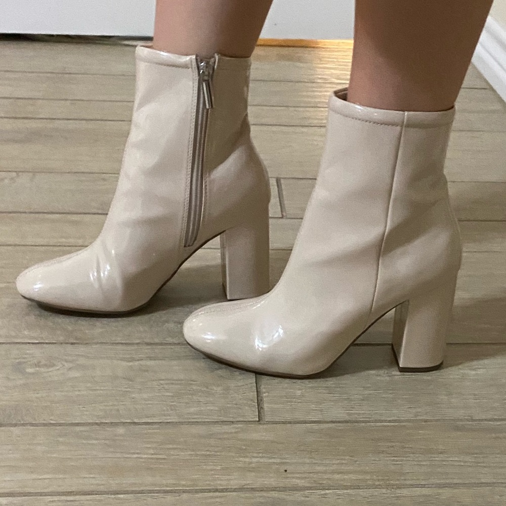 Urban outfitters patent ivory/white heeled boots